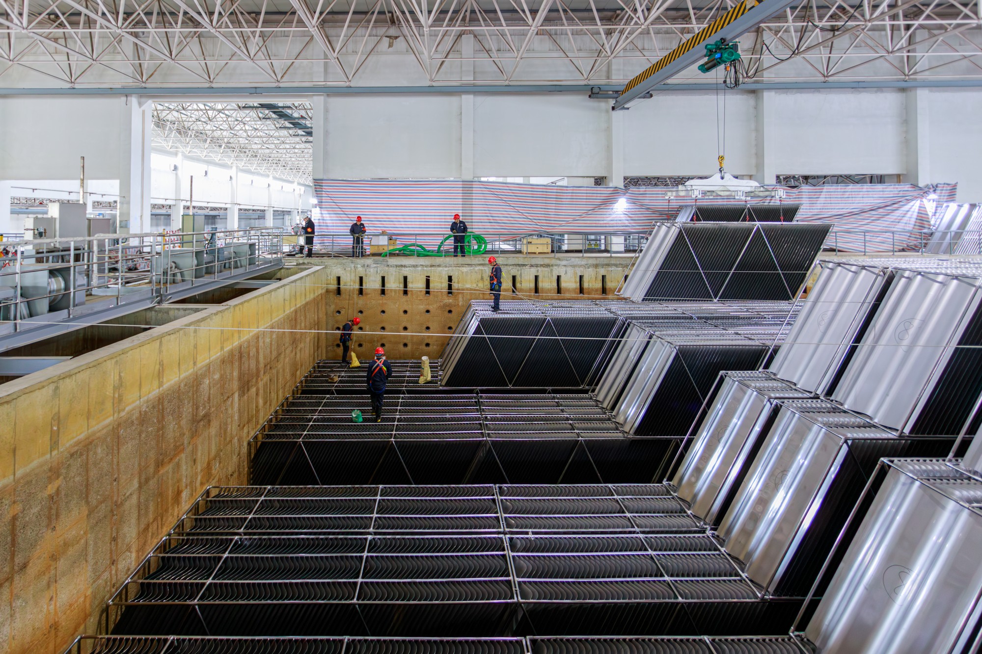 超长棱形框架不锈钢波形斜板