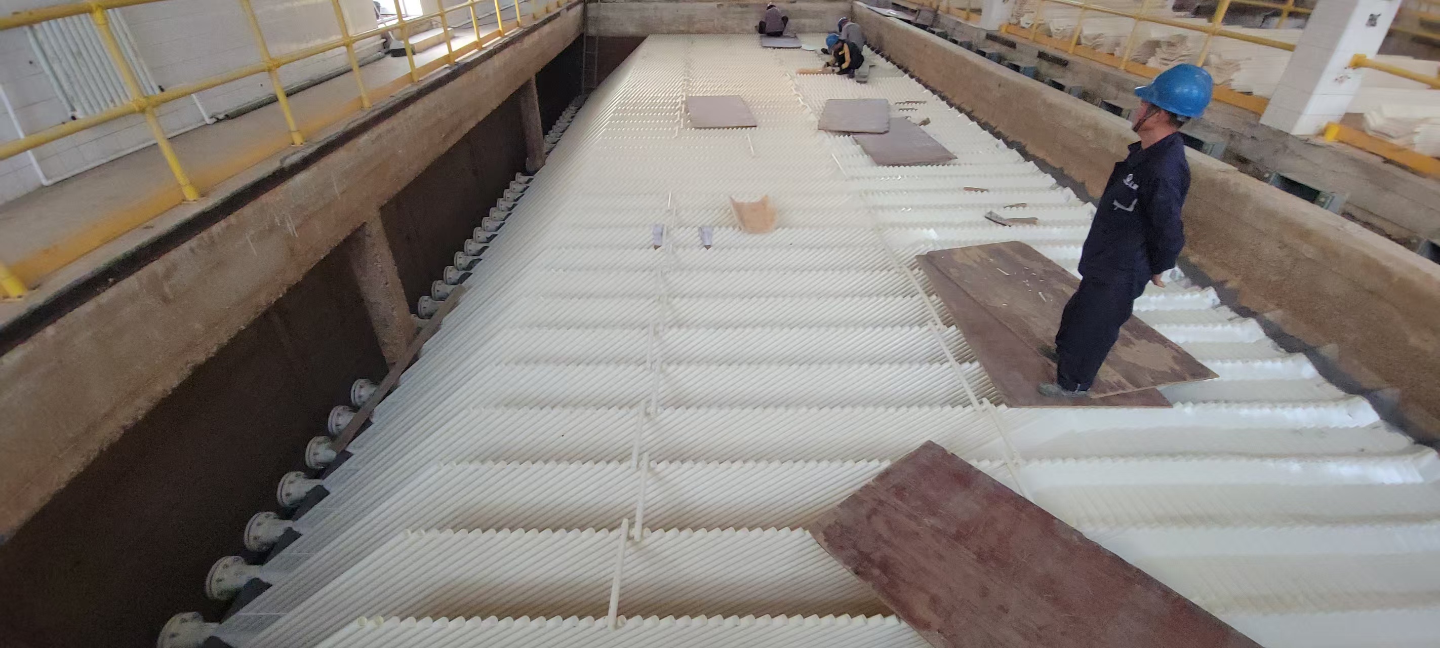 同向流收集水斜板装置