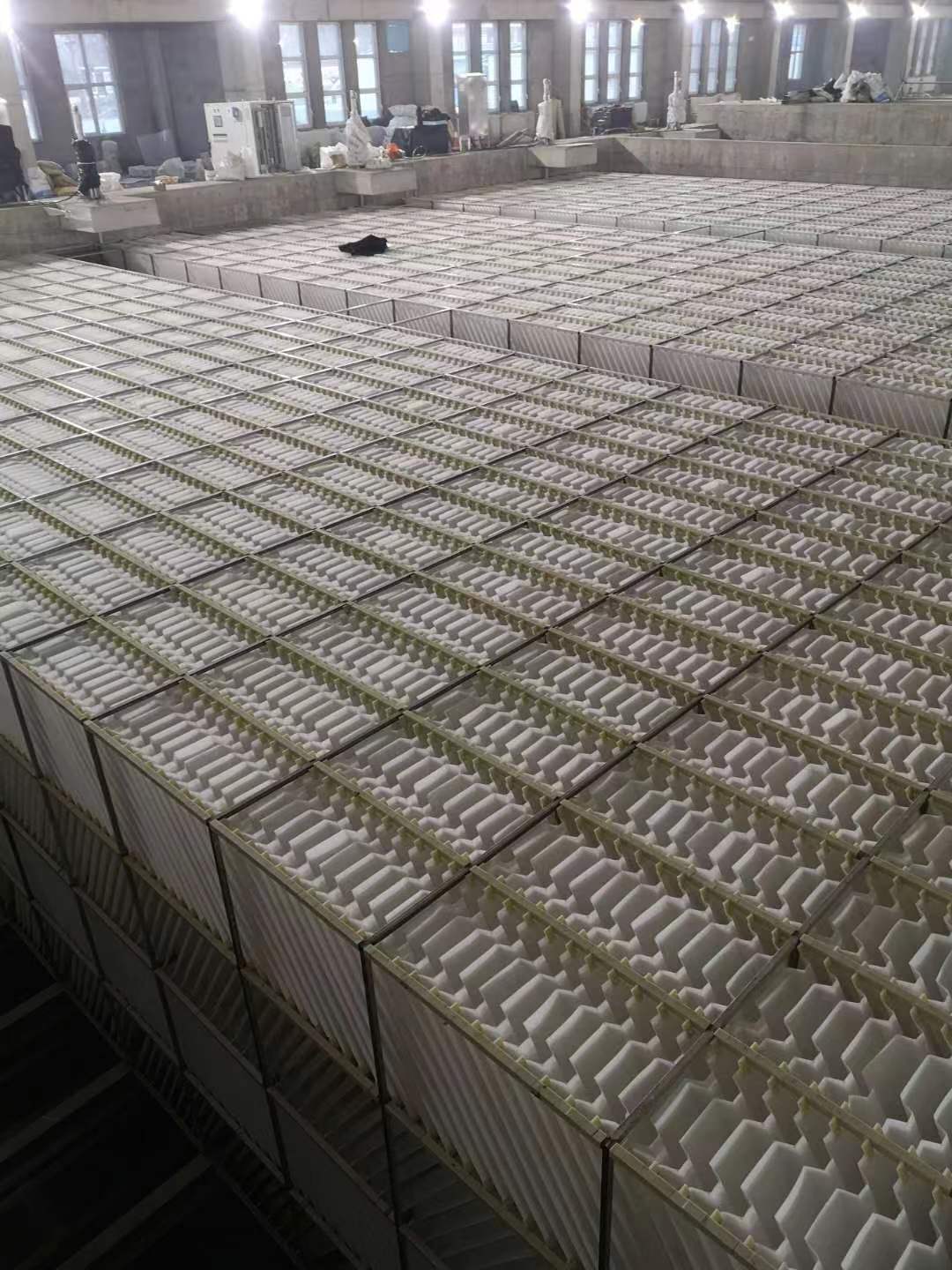 侧向流牵拉式斜板